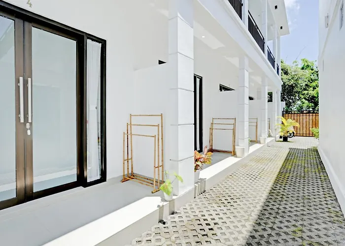 Oyo 90525 White Jimbaran (Bali)