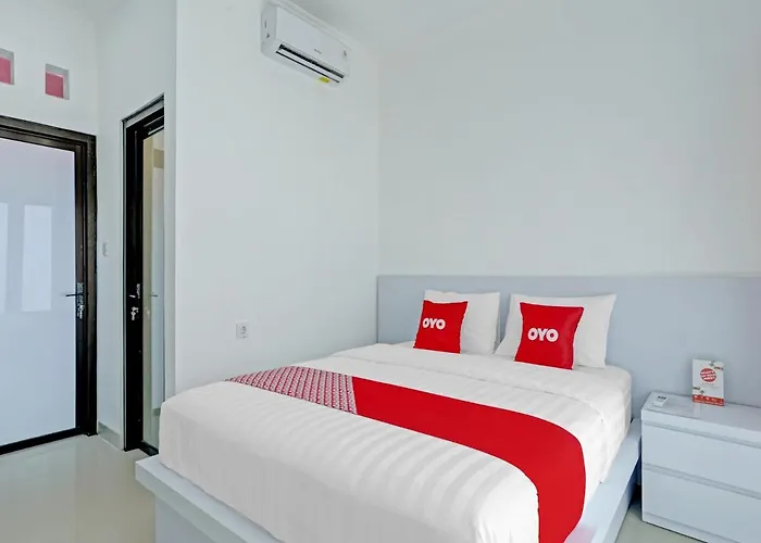 Hotel Oyo 90525 White