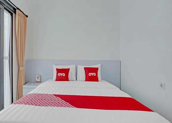 Hotel Oyo 90525 White 2*