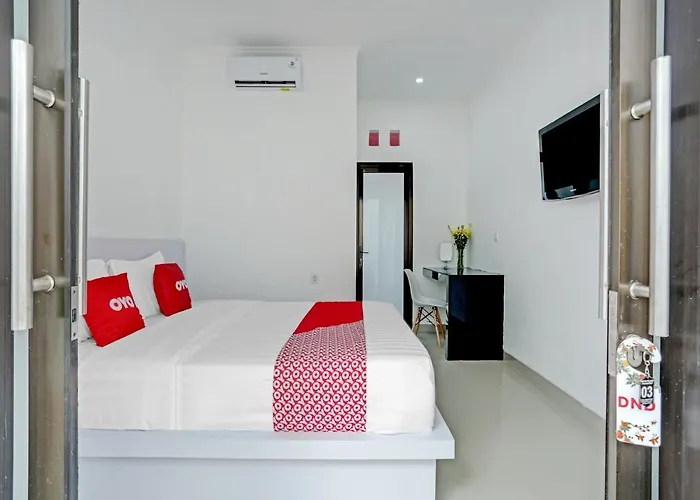 Oyo 90525 White Hotel