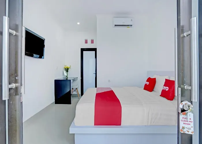 Oyo 90525 White Hotel