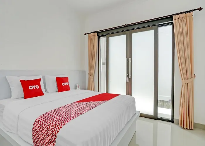 Hotel Oyo 90525 White