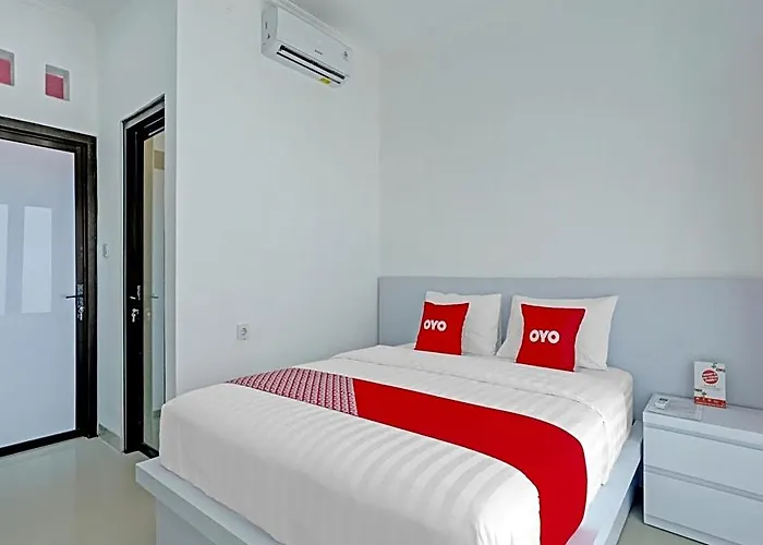 Oyo 90525 White